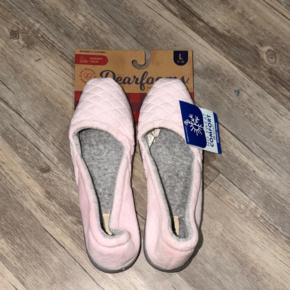 dearfoams Women's Quilted Light Pink Slip-On Slippers